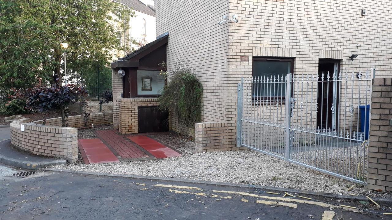 Bright City Centre House - Private Garden & Parking! Villa Glasgow Exteriör bild