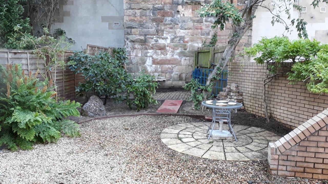 Bright City Centre House - Private Garden & Parking! Villa Glasgow Exteriör bild