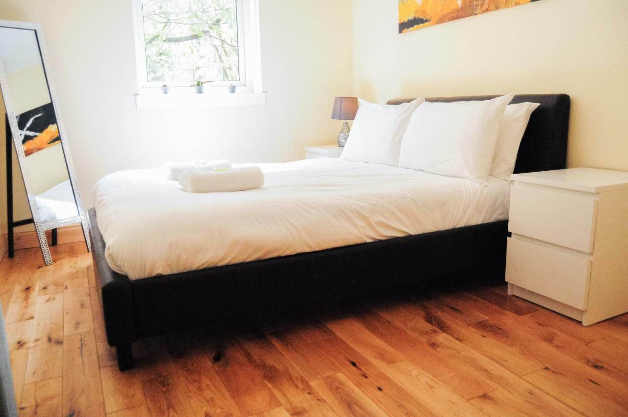 Bright City Centre House - Private Garden & Parking! Villa Glasgow Exteriör bild